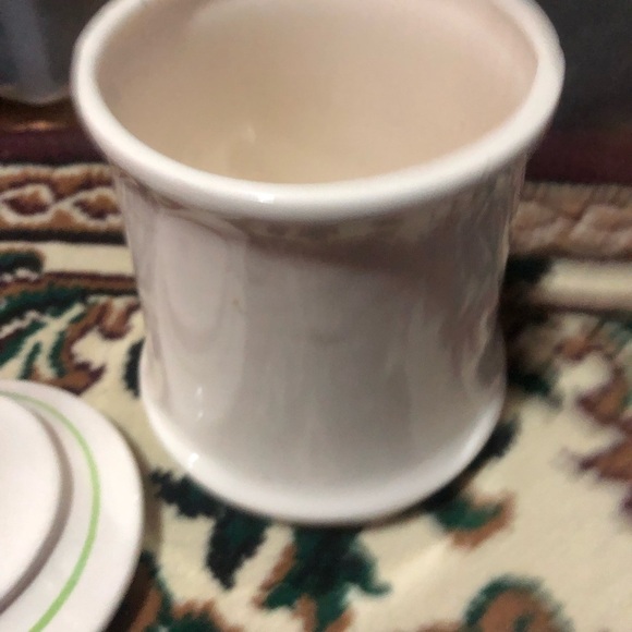 Vintage bluebird ceramic Ceramic Canister with Green Lid. Corning-ware. - Picture 7 of 9